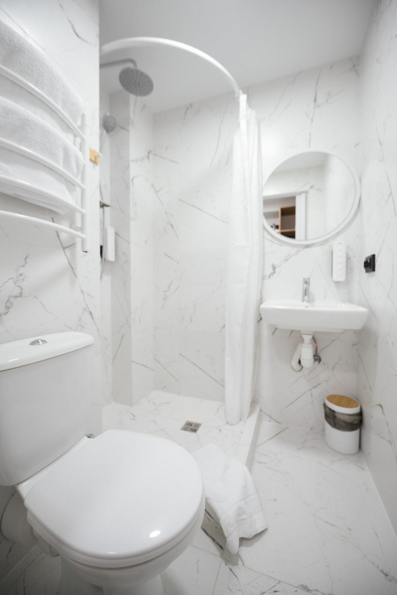 Myfreedom Апартаменти Вул Лаврська 4 Kyiv Exterior photo